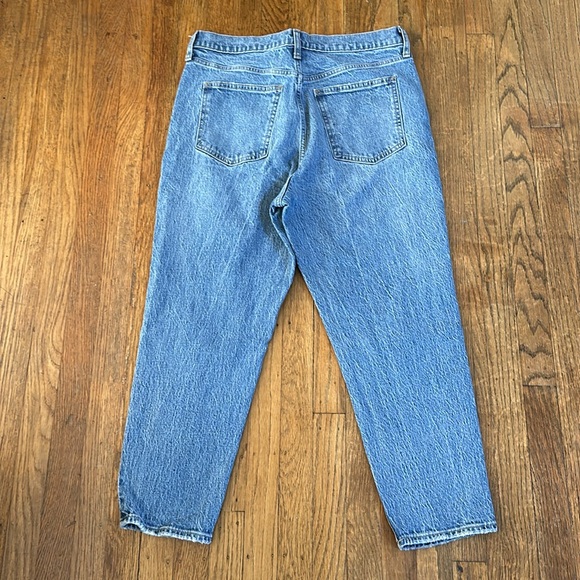 Gap High Rise Mom Jean - Picture 3 of 3